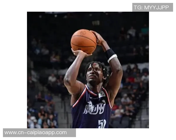 小卡盛赞奥拉迪波状态回暖快攻中展现空接三分与突破能力